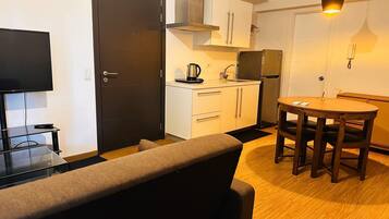 Economy Apartment, City View | Interior