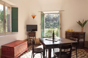 Dining - Vrbo Property (Castiglione di Sicilia)