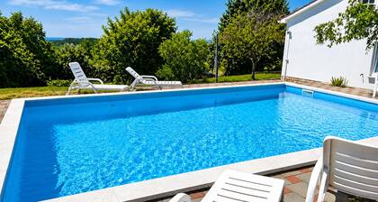 Stunning home in Buje