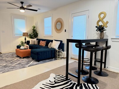 Cozy 2-bdrm near Park Circle