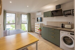 Comfort appartement, en-suite badkamer, uitzicht op de stad (Lave Linge) | Privékeuken