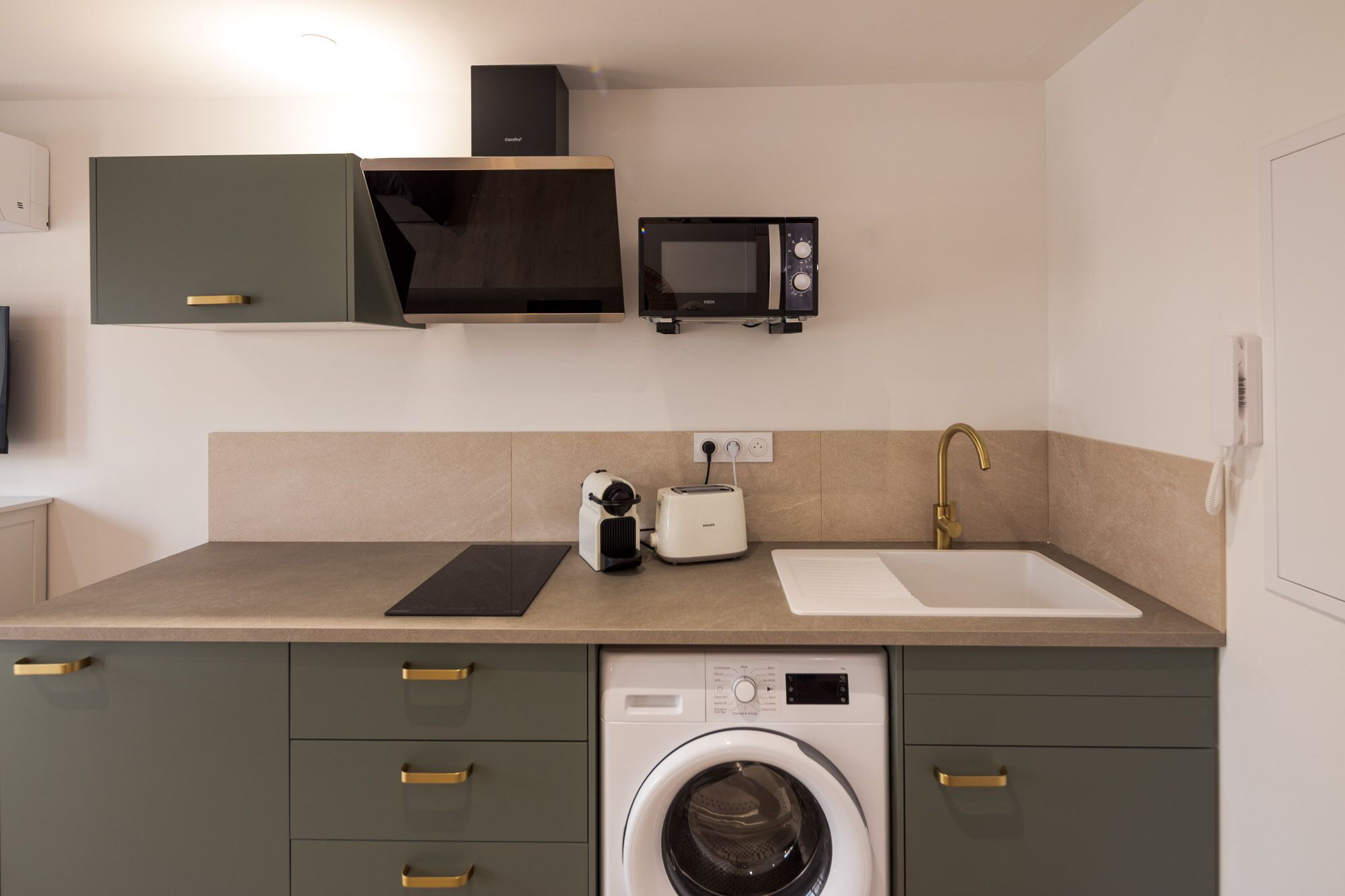 Appartement Confort, salle de bains attenante, vue ville (Lave Linge) | Cuisine privée