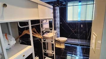 Deluxe-Zweibettzimmer, Stadtblick | Badezimmer