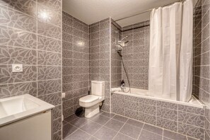 Hair dryer, towels - Jardins de Flore - Studio Apartment, Sleeps 2 (Mérignac)