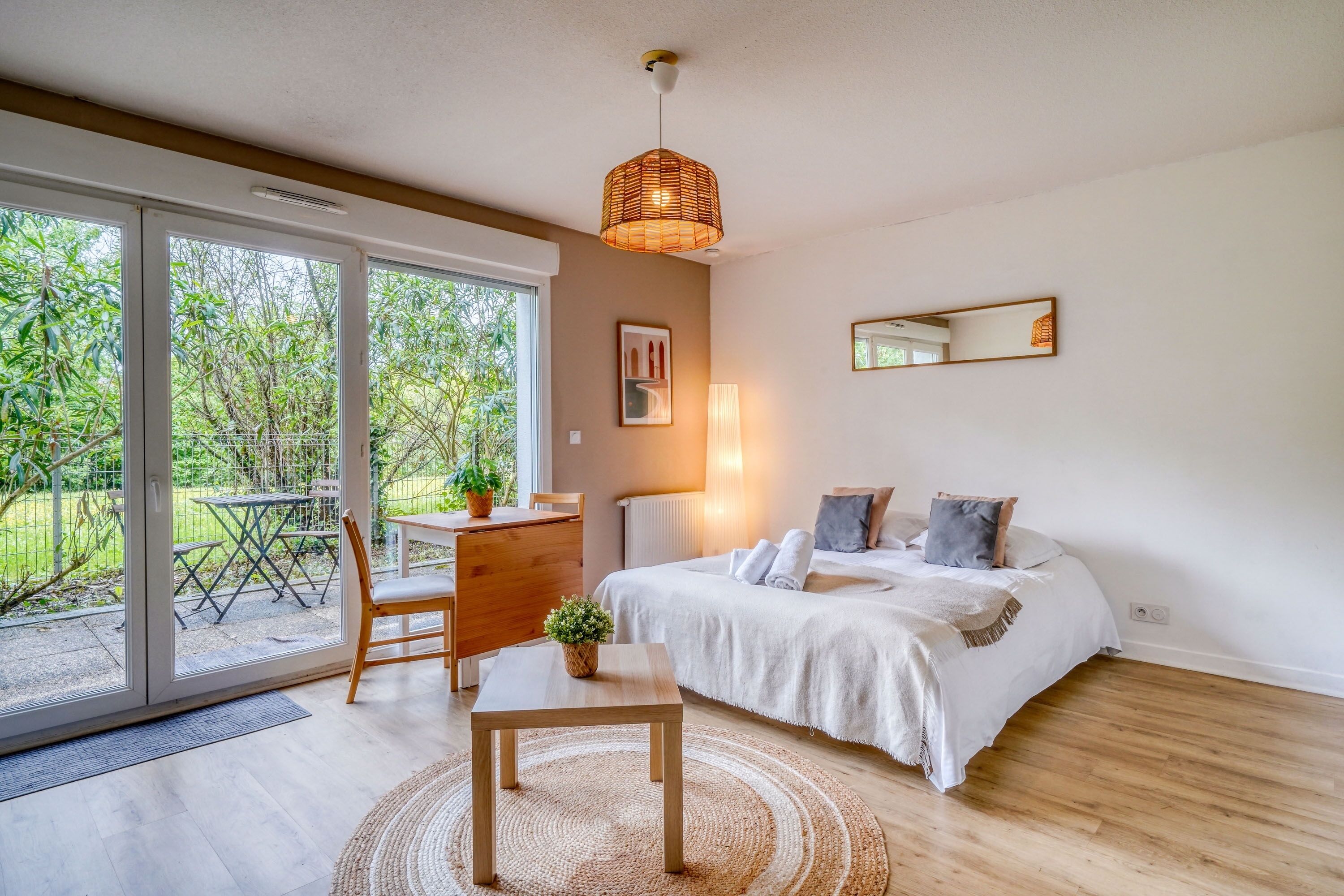 Iron/ironing board, free WiFi, bed sheets, wheelchair access