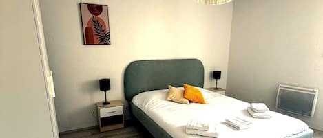 1 chambre, fer et planche à repasser, Wi-Fi gratuit, draps fournis