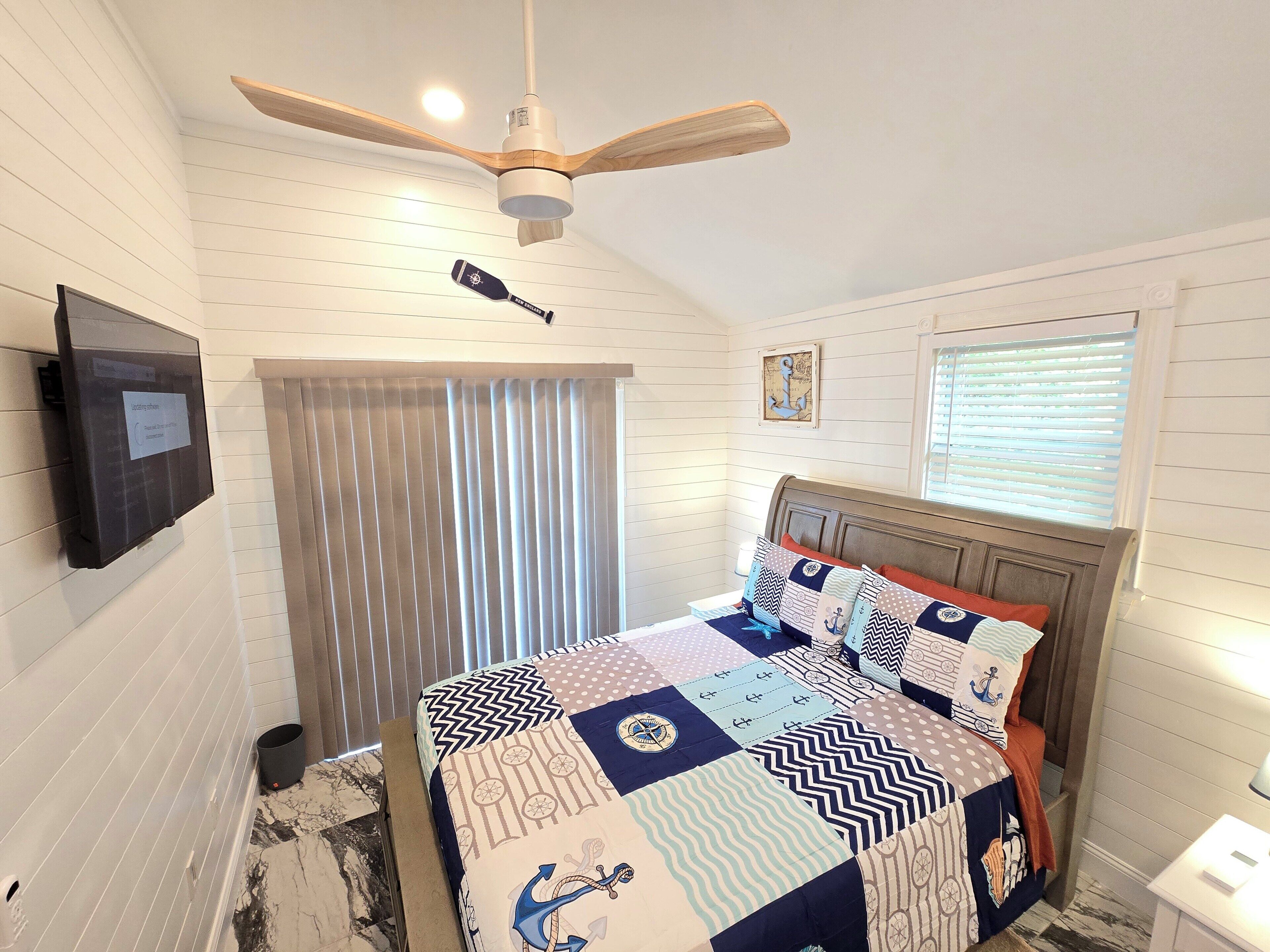 2 bedrooms, travel cot, WiFi, bed sheets