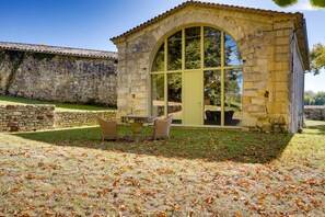 Terrace/patio - La Casa Vérac - Au cœur d'un domaine viticole (Vérac)