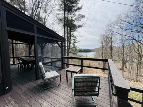 Sunny Cabin Retreat in Rural NH – Peaceful Getaway