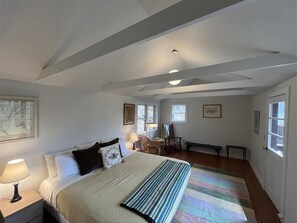 WiFi, bed sheets - Sunny Cabin Retreat in Rural NH – Peaceful Getaway (Nelson)
