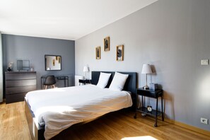 Iron/ironing board, free WiFi, bed sheets - ​Forrest Guest House - À 10 min de la plage (Sainte-Marie-du-Mont)