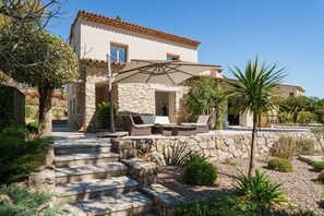 Terrace/patio - La Villa d’Opio - Avec beau jardin et piscine (Opio)