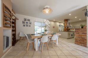 Dining - Rosie - Jolie maison avec terrasse et piscine (Le Verdon-sur-Mer)