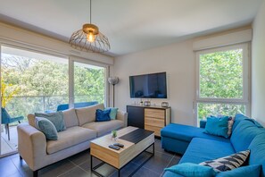 TV - Oakline Azur - Bel appartement avec terrasse (Saint Raphael)
