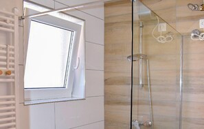 Shower - Awesome apartment in Novi Vinodolski with WiFi (Novi Vinodolski)