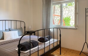 2 bedrooms, free WiFi - Awesome apartment in Novi Vinodolski with WiFi (Novi Vinodolski)