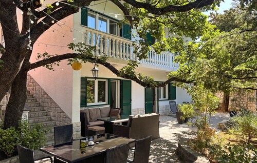 Nice apartment in Novi Vinodolski with WiFi