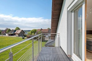 Property grounds - Dog-Friendly Apartment with 2 Balconies and Wi-Fi (Bräunlingen)