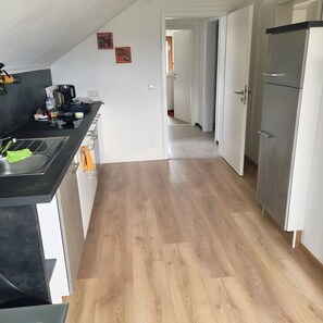 Kühlschrank, Ofen, Herdplatte, Geschirrspüler