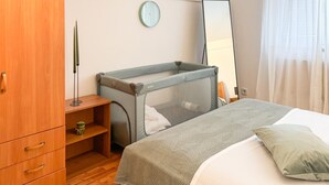 1 室のベッドルーム、旅行用ベビーベッド、WiFi (無料)