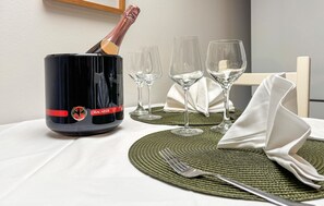 Food and drink - Lovely apartment in Jusici with WiFi (Jusici)