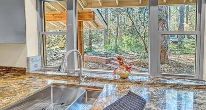 Chipmunk Lodge on Oak Creek