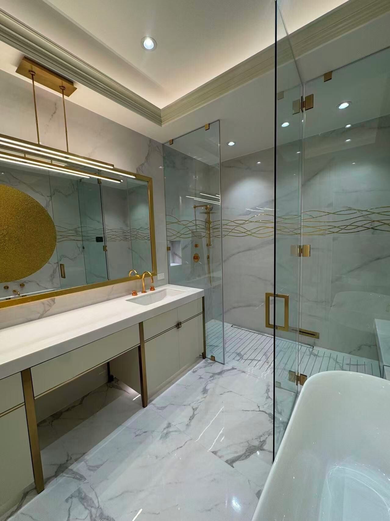 Hair dryer, bidet, towels, toilet paper