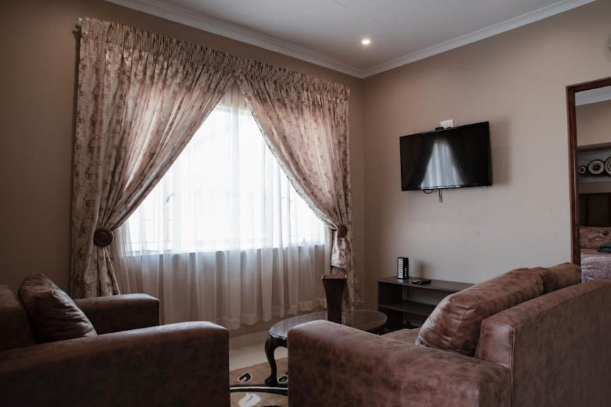 Comfort Apartment, Non Smoking, Kitchen - Emalahleni