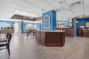 Dining - Beachfront Condo w  Lazy River & Hot Tubs (North Myrtle Beach)
