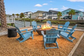 Terrace/patio - Channel Z - Near Beach - Firepit (North Myrtle Beach)