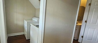 Dorm Style 2 house in Dayton-Walking distance to University of Dayton.