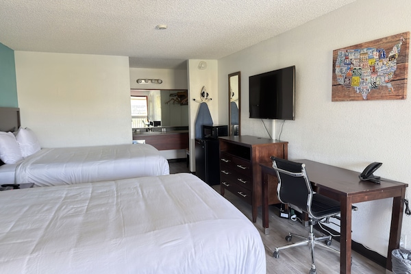 Basic Double Room | Desk, WiFi (free)