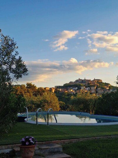 Tuscan oasis overlooking Montepulciano, Villa with pool and exclusive garden