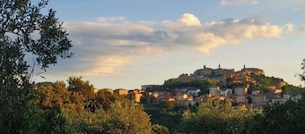 Tuscan oasis overlooking Montepulciano, Villa with pool and exclusive garden