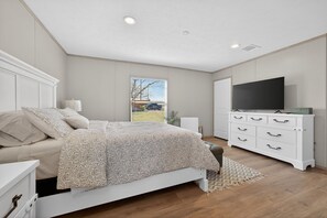 4 habitaciones, escritorio, tabla de planchar con plancha y wifi gratis