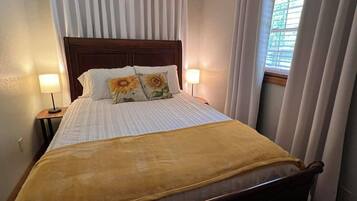 Iron/ironing board, free WiFi, bed sheets