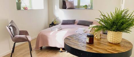 Free WiFi, bed sheets, wheelchair access