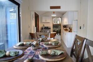 Dining - Welcome to Smallwood, NY’s pet-friendly Corwin Creek Retreat! (Monticello)