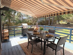 Outdoor dining - Welcome to Smallwood, NY’s pet-friendly Corwin Creek Retreat! (Monticello)
