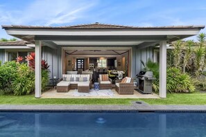 Outdoor pool - Private Kona Home w/Pool, HotTub & Spacious Lanai (Kailua-Kona)