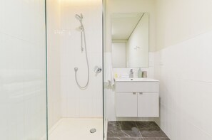 Comfort-studio, kaupunkinäköala | Kylpyhuone | Ilmaiset hygieniatuotteet, hiustenkuivaaja, pyyhkeet, saippua
