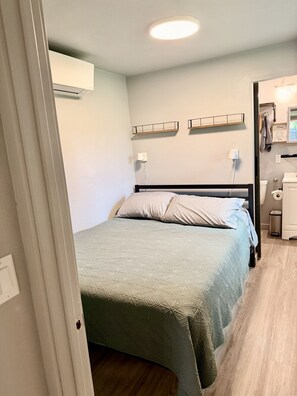 1 bedroom, desk, iron/ironing board, WiFi