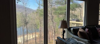 Lake-Front Family Home in Big Canoe