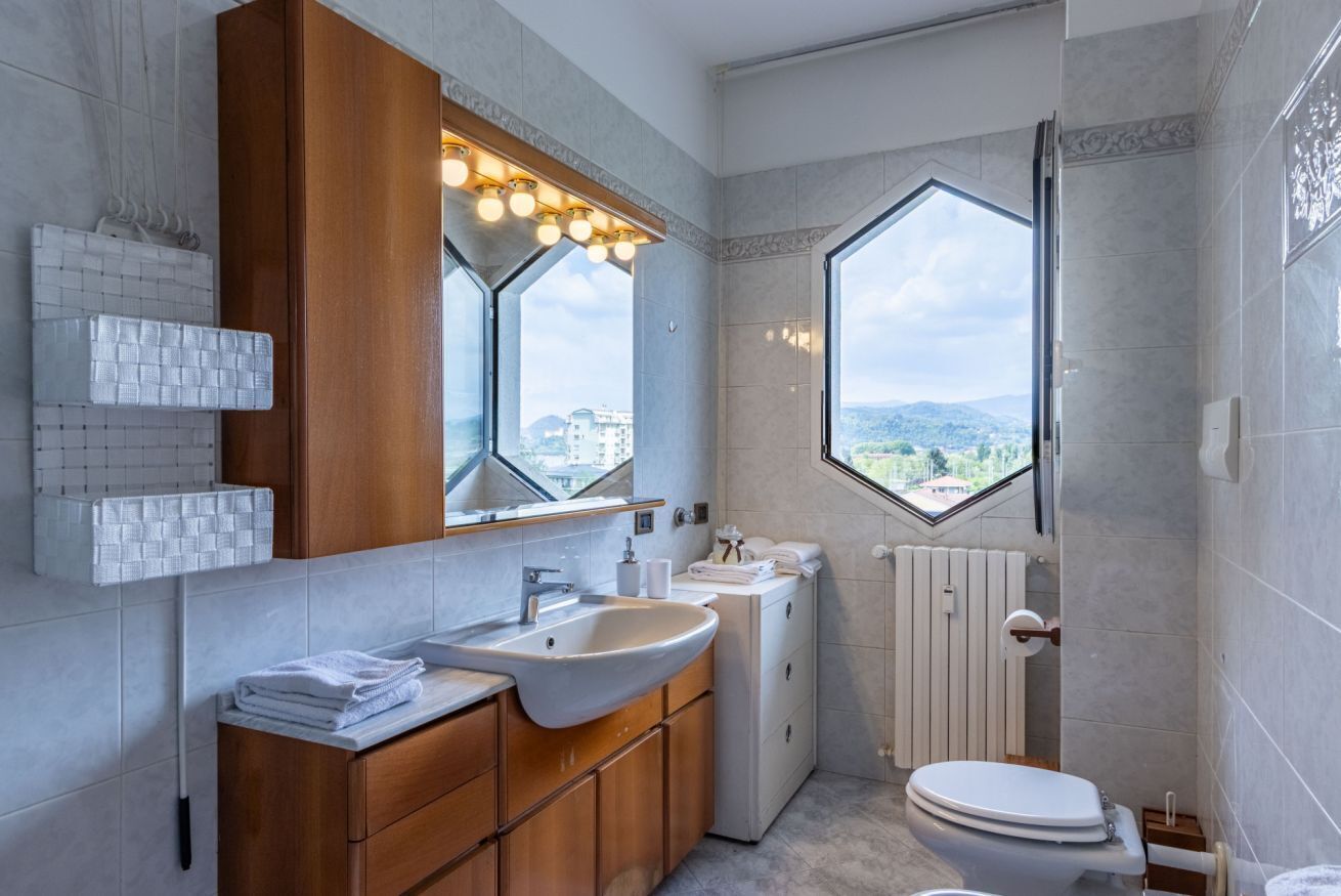 Bidet, håndklæder, Toiletpapir