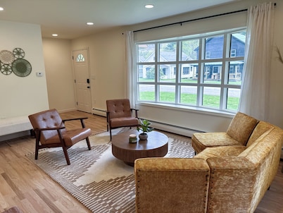All-Star Stay: 4BR/3Bath Fully Renovated Home