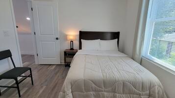 3 makuuhuonetta, silitysrauta/-lauta, ilmainen Wi-Fi, vuodevaatteet