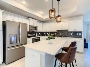 Private kitchen - Resort Getaway Near Disney (Kissimmee)
