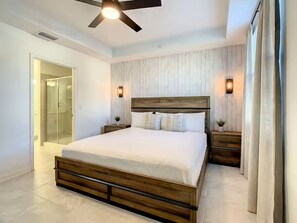 Iron/ironing board, WiFi, bed sheets - Resort Getaway Near Disney (Kissimmee)