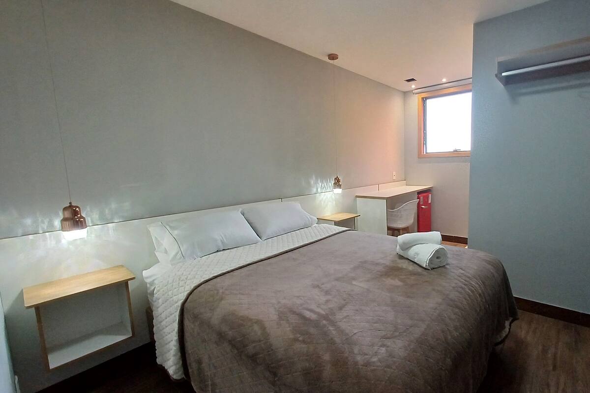Chambre Confort double, vue partielle sur la mer | Accès au Wi-Fi (inclus)