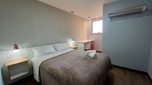 Chambre Double Confort, vue partielle sur la mer